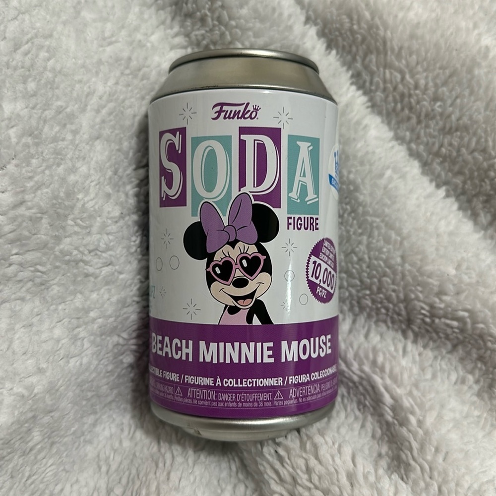 Disney Beach Minnie Mouse Funko Soda Figure